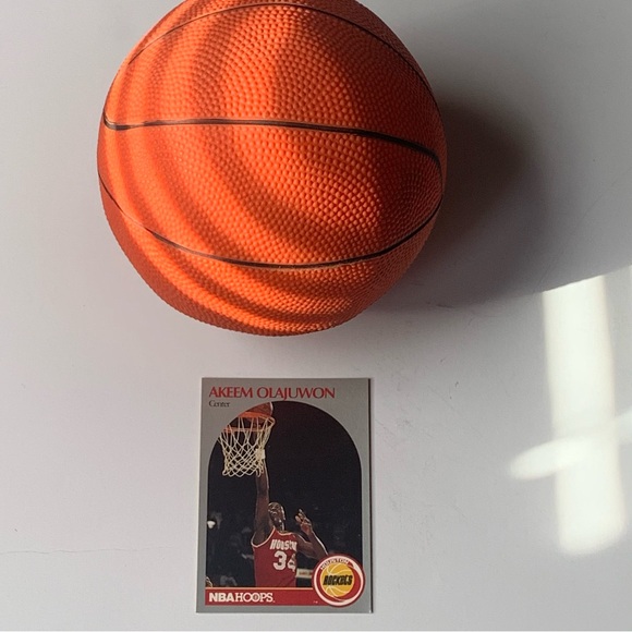 1990 NBA HOOPS Houston Rockets Hakeem Olajuwon #127 - Picture 3 of 3